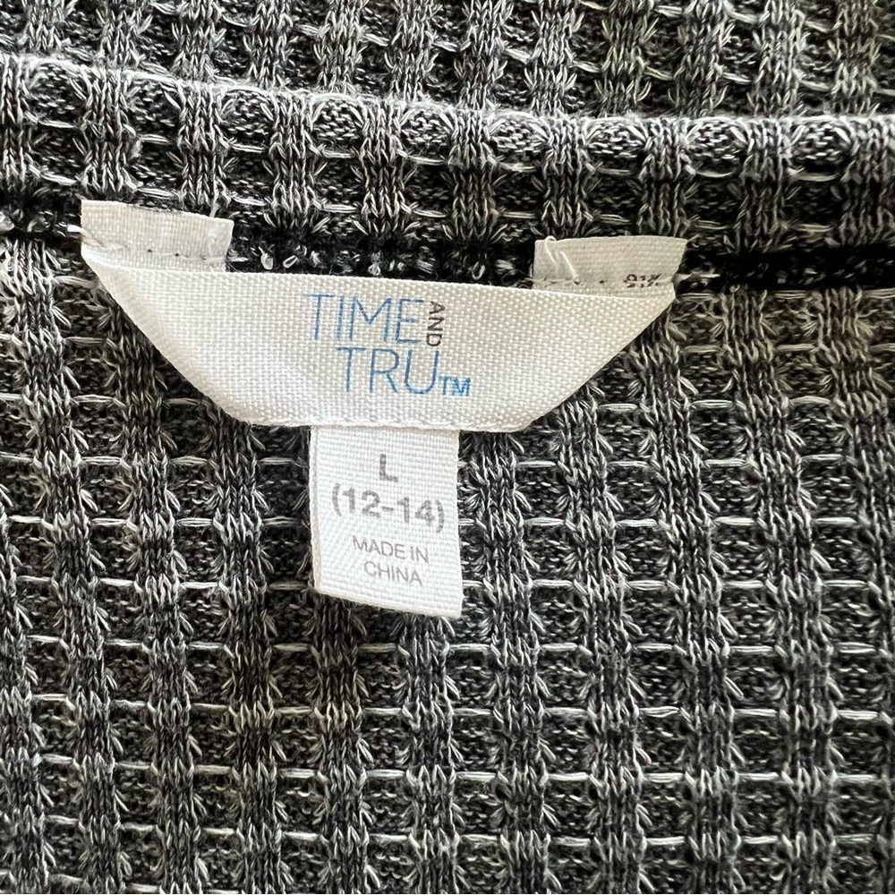 Ruffle Hem Burnout Thermal - Picture 6 of 7